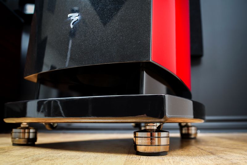 IsoAcoustics GAIA Titan Theis IsoAcoustics GAIA Titan Theis