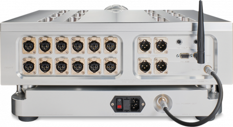 Dan D’Agostino Momentum HD Preamplifier Dan D’Agostino Momentum HD Preamplifier