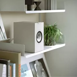 KEF Q1 Meta  KEF Q1 Meta