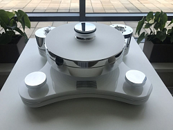 Transrotor ZET 3 Glossy White Rega RB 880 Transrotor ZET 3 Glossy White Rega RB 880